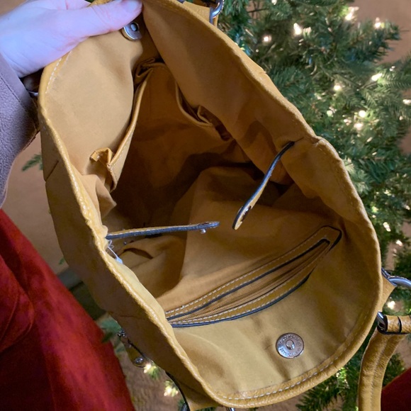 Purse in great condition. - Picture 3 of 3